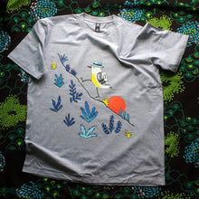 Load image into Gallery viewer, Climbing Pigeon T-shirt
